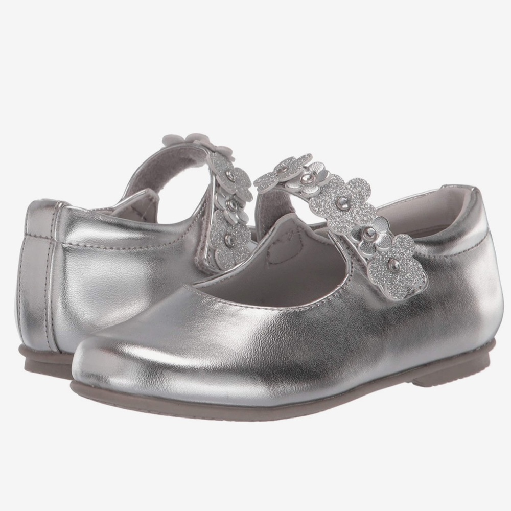 NWOT Rachel Shoes Silver Floral Mary Janes